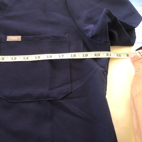 Figs Technical Collection Catarina Navy Blue One Scrub Top Size L - Picture 12 of 14